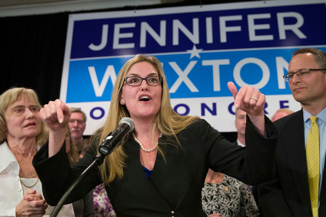 La demócrata 
<b>Jennifer Wexton</b> le ganó a la republicana Barbara Comstock en el distrito 10 de Virginia. Comstock había resultado victoriosa en las elecciones anteriores por más de seis puntos y en las presidenciales de 2016, Hillary Clinton había ganado por un margen de 10 puntos.