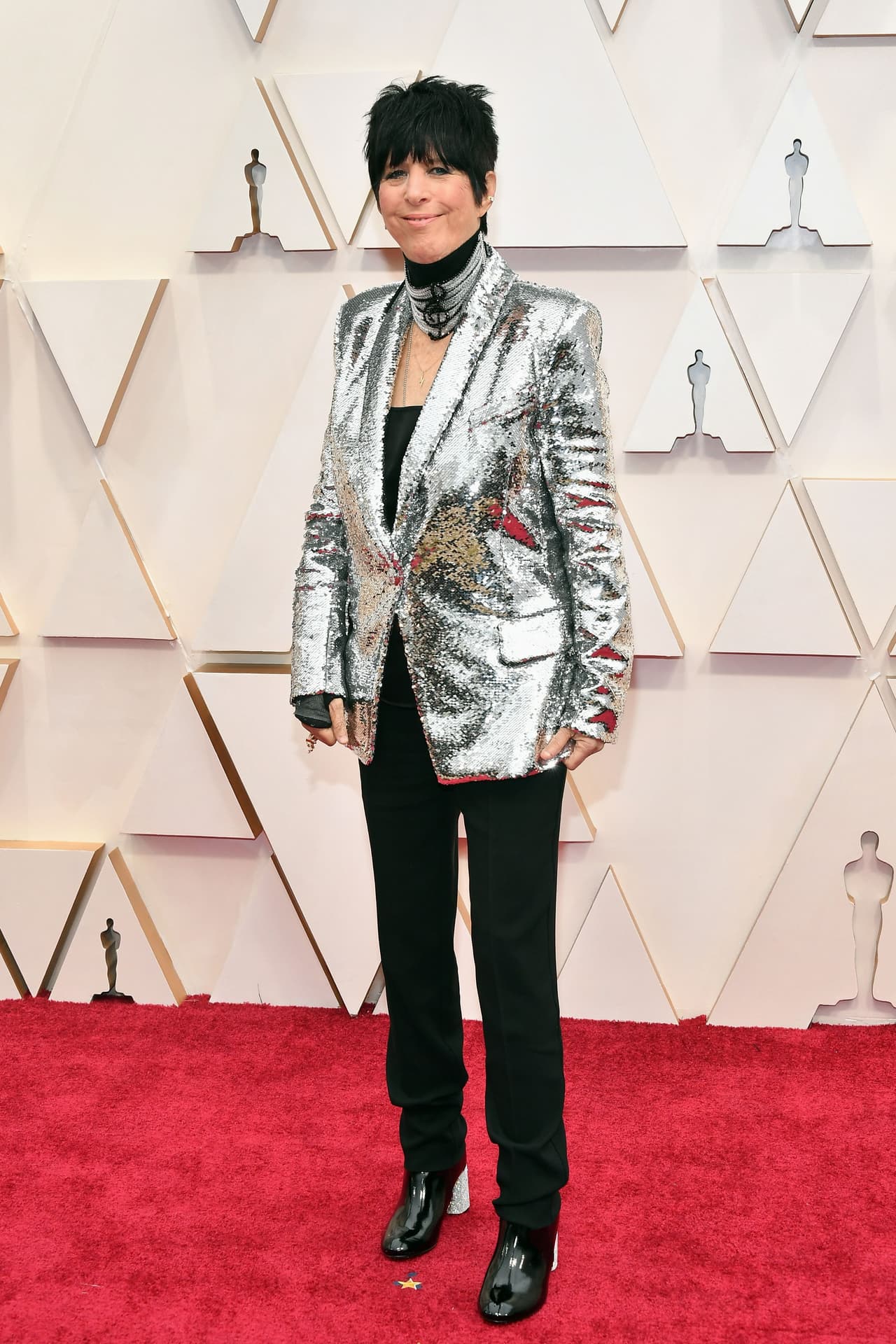Diane Warren, nominada al premio Óscar 2020 en la categoría Mejor canción original, llegó con una gargantilla muy especial.