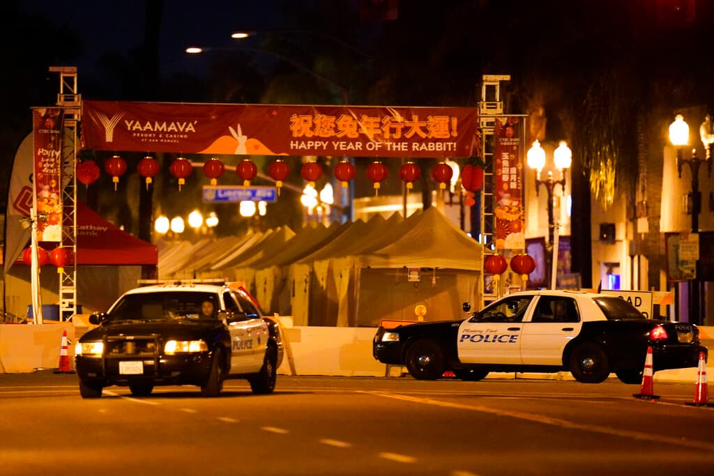 Un hombre armado 
<a href="https://www.univision.com/noticias/tiroteos/tiroteo-masivo-muertos-los-angeles-ano-nuevo-lunar-salon-de-baile">mató a 10 personas e hirió a otras 10 en un club de baile de Monterey Park</a>, en el área de Los Ángeles, tras la primera jornada de celebraciones por el Año Nuevo Lunar.