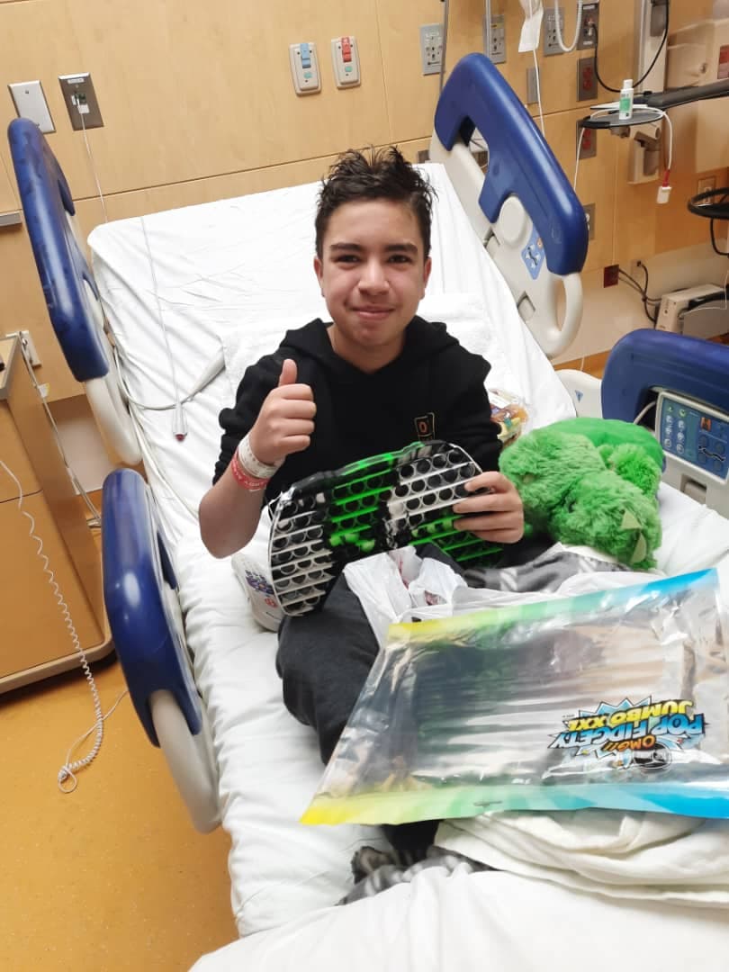 “Nosotros de verdad queremos una ayuda para poder ir y 
<b>estar con mi hijo en estos momentos que requiere de nosotros de verdad”</b>, explica Leonardo, quien también tiene a su madre sola padeciendo una enfermedad de oncología en Venezuela. 
<br>