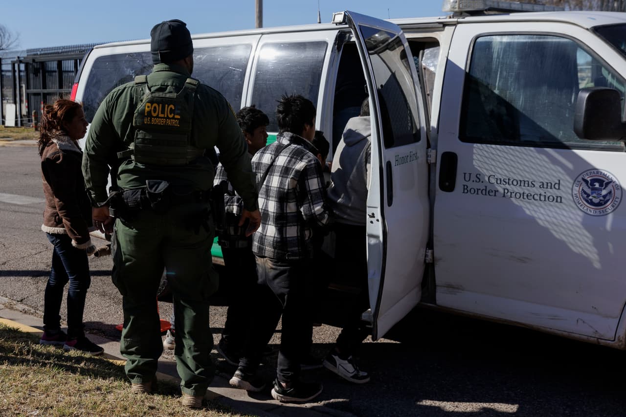 Qué dice el proyecto de endurecimiento de política migratoria del Senado: 5 claves