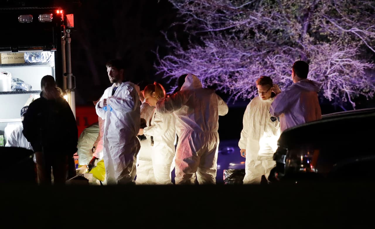 <b>Sexta explosión. </b>En la madrugada del 21 de marzo de 2018 una bomba explotó dentro del auto del sospechoso mientras era acorralado por la policía. Un agente del equipo de fuerzas especiales SWAT le disparó después de la detonación, a unas 20 millas de Austin.