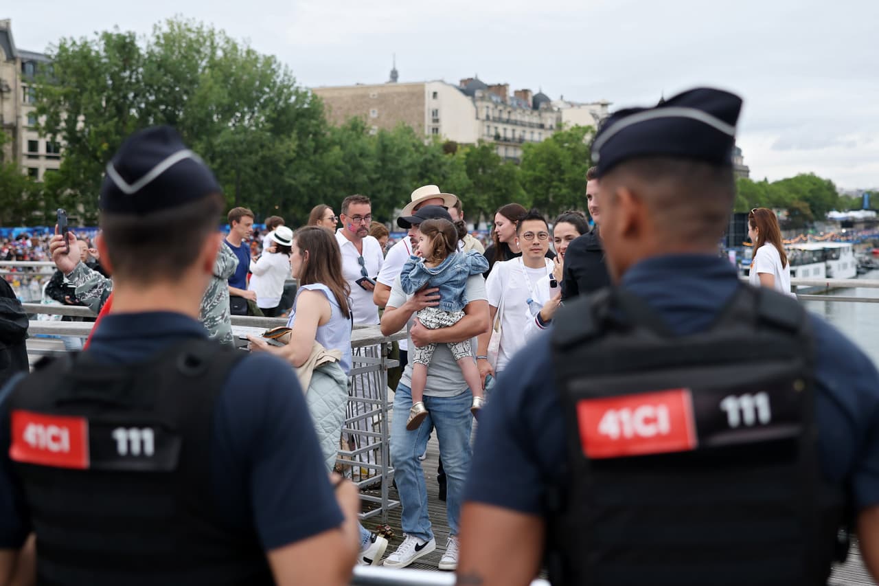 La seguridad fue clave para que el evento se produjera sin incidentes, los cuerpos de seguridad estaban atentos en todo momento a lo que sucedía en las calles de Paris. 
<br>
