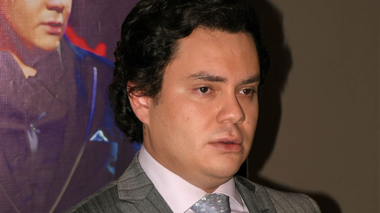 "No es justo": Manuel José reacciona a las preguntas sobre su paternidad y la relación que tenía con José José