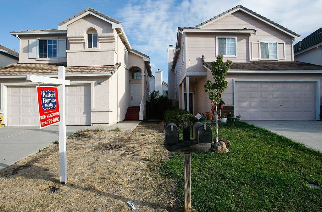 <h2 class="cms-H2-H2">10. Antioch, California</h2>
<br>
<br>La ciudad de Antioch experimentó un aumento de la migración del 5%, mientras que los ingresos aumentaron casi un 16%, uno de los mayores saltos de las 10 primeras metrópolis en auge. 
<br>
<br>“Situada en la Bahía Este, Antioch ha atraído a nuevos residentes en busca de viviendas más asequibles a poca distancia de San Francisco”, dice la encuesta.
<br>