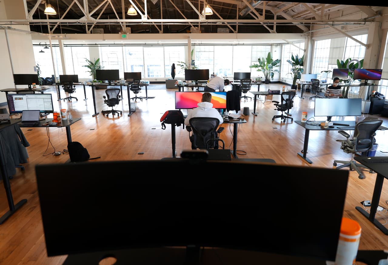 <b>Analistas de seguridad de sistemas</b>
<br>
<br>Número de empleados necesarios entre 2020-2030: 47,100
<br>
<br>Salario medio anual: $103,590