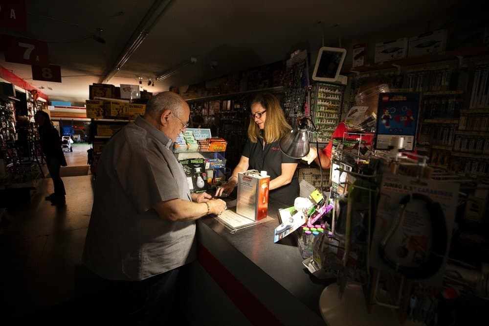Las pequeñas empresas atrasadas en sus facturas de servicios públicos también se toman un descanso. Las empresas de servicios públicos deben ofrecer planes de pago de 18 meses.
<br>