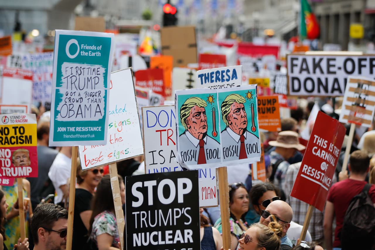 “Es la primera vez que a Trump lo acompaña una multitud más grande que a Obama”.