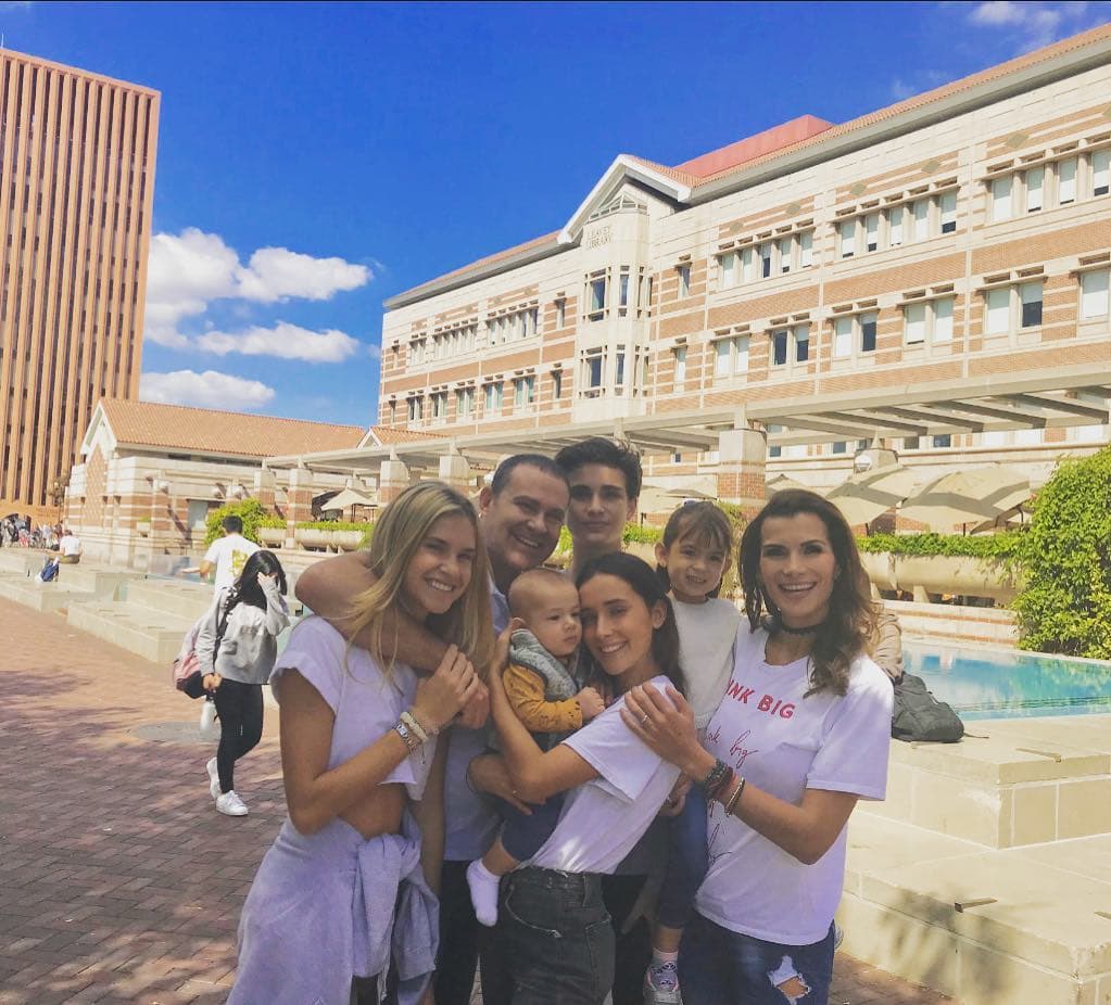 La pareja le demuestra cariño incondicional a todos los integrantes de la 'big family', la cual está compuesta por los tres hijos adolescentes de Alan Tacher y los dos pequeños fruto del matrimonio del conductor mexicano y Cristy.