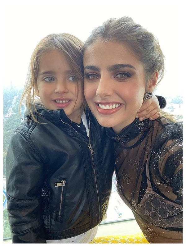 Además de optar porque le retiraran las prótesis de silicona para cuidar su salud, 
<a href="https://www.univision.com/famosos/michelle-renaud-se-retiro-implantes-seno-cancer-de-mama-fotos">Renaud pensó en el futuro de su hijo</a>, según confesó durante su participación en el programa de YouTube ‘Bonita Insideout’.