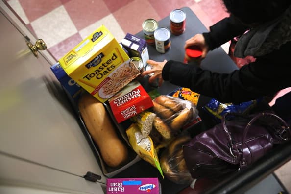 El gobierno de Trump busca eliminar los cupones de alimentos a más de 3 millones de personas