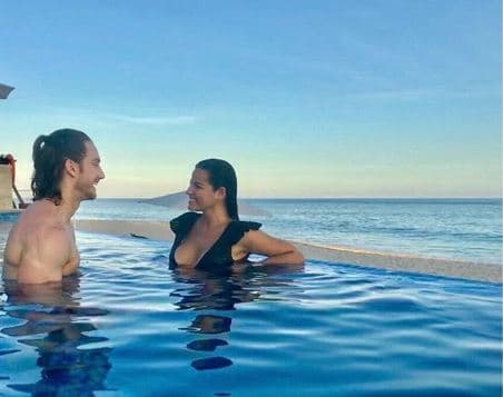 Fue a través de su perfil de Instagram que la exintegrante de RBD escribió junto a esta fotografía: "Hay gente que llega a tu vida y te hace ver que existen amistades para siempre, pero no es hasta que pasan los años y sabes quiénes son los que se quedan, están y estarán ahí [...]".