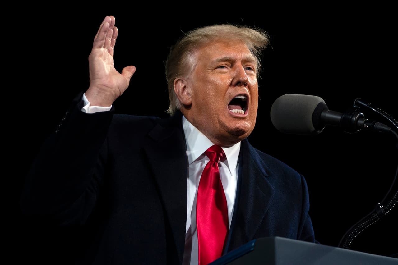 ¿De qué trató la llamada de Trump al secretario de estado de Georgia, Brad Raffensperger?