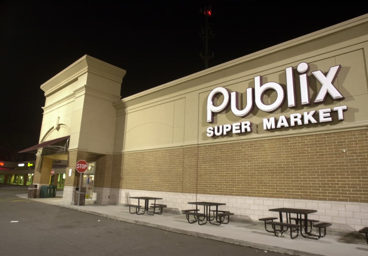 El jueves, Publix anunció en un comunicado de prensa que requeriría que los clientes usen máscaras en sus tiendas a partir del 21 de julio.