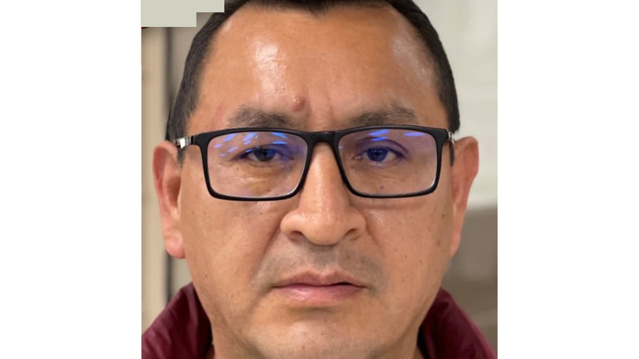 En el área de Yuma arrestaron a un hombre con antecedentes delitictivos sexuales. José Antonio Román, originario de Perú, fue condenado por agresión sexual de una persona, robo con allanamiento de morada, hurto mayor y agresión a un agente del orden público. Roman está siendo procesado por el reingreso de una persona removida.