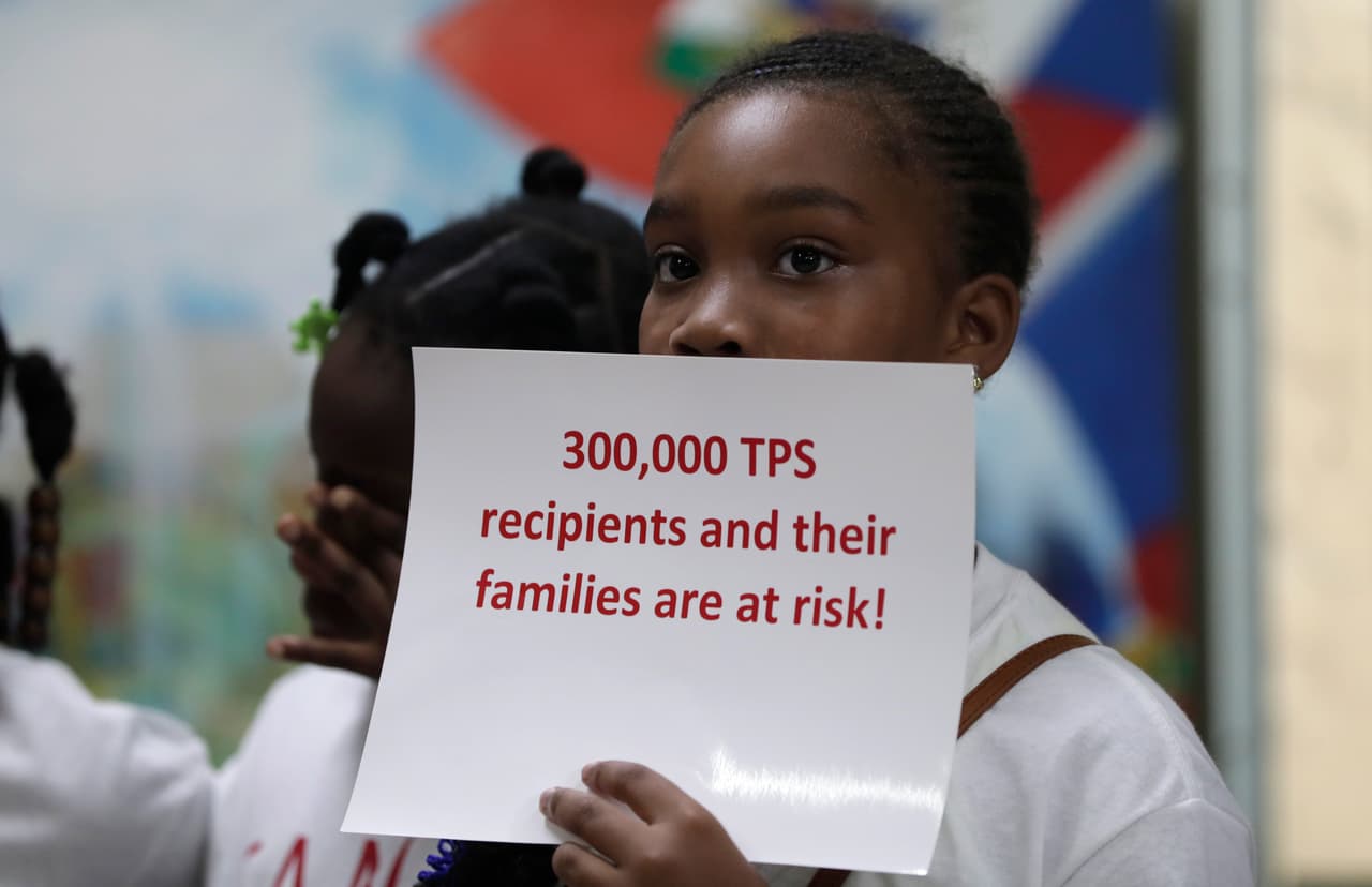 Corte da luz verde para que Trump acabe con el TPS de cuatro países: 300,000 personas están en peligro de deportación