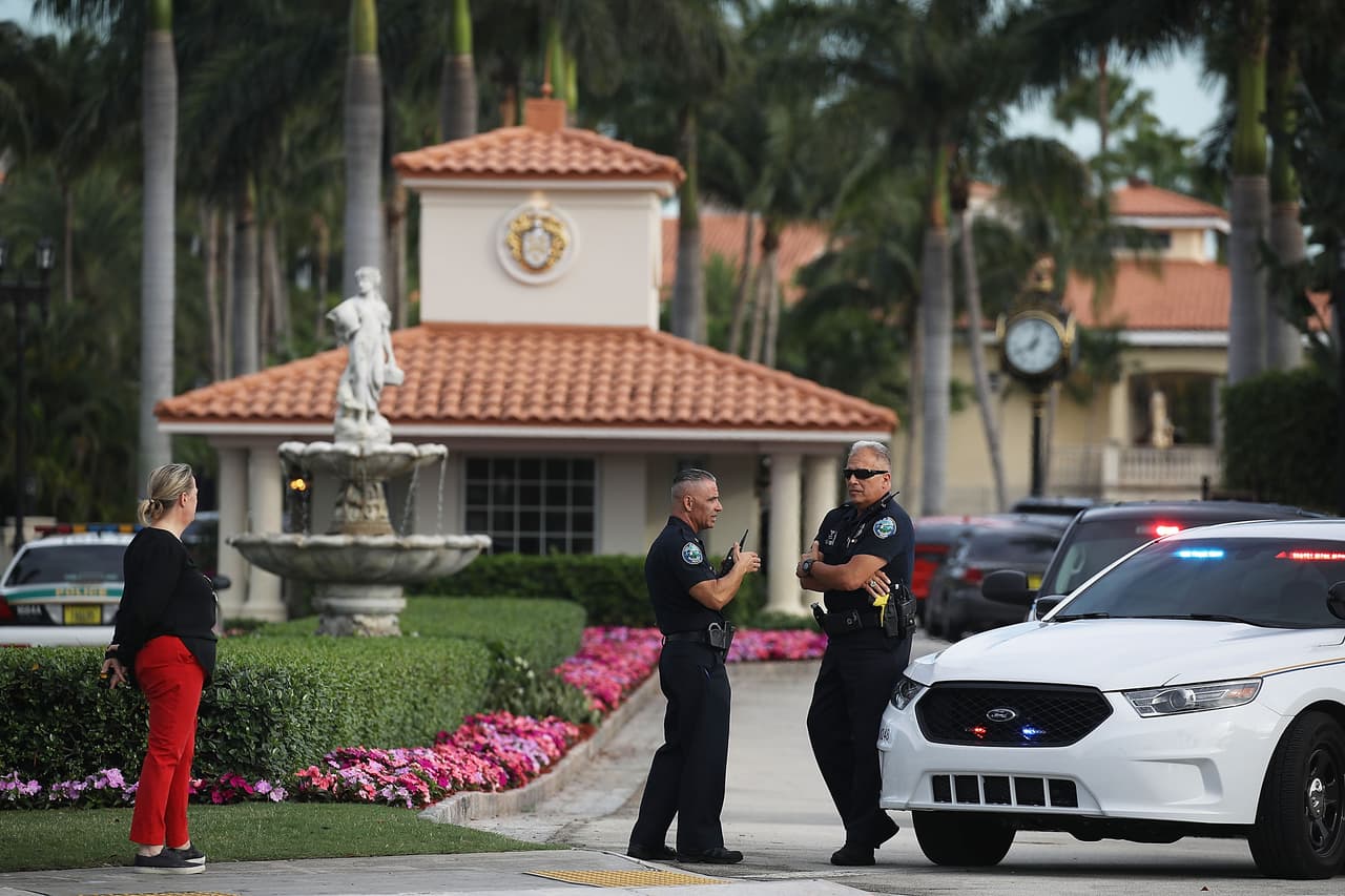La policía de Doral dijo que los sospechosos advierten en una carta que si no paga la multa, le suspenderán la licencia de conducir.