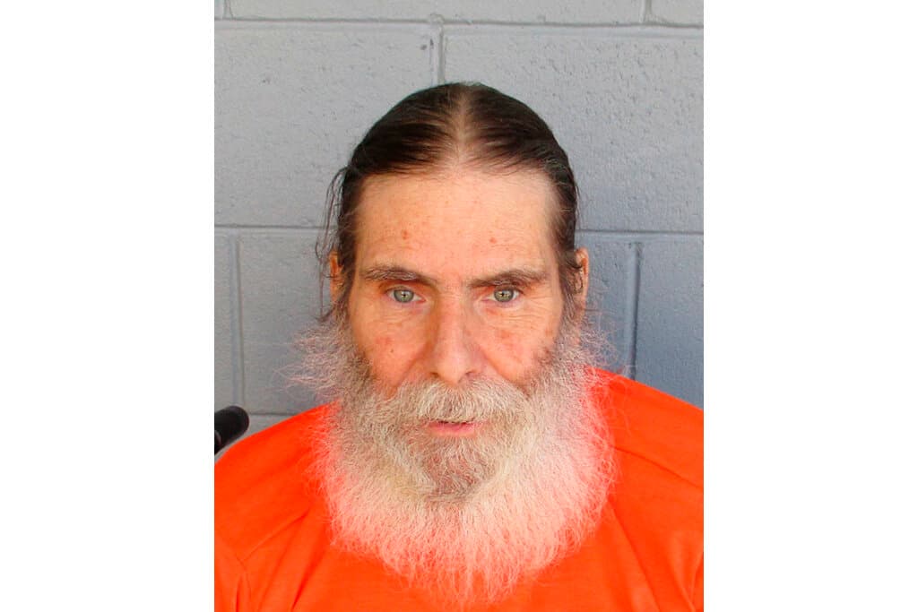 <h2 class="cms-H2-H2">Frank Atwood</h2>
<br>
<b>Fecha de ejecución:</b> 8 junio 2022
<br>
<b>Lugar de ejecución: </b>Arizona
<br>
<br>Recibió la inyección letal después de pasar casi 35 años en una prisión. Había sido condenado a la pena capital por 
<a href="https://www.univision.com/local/arizona-ktvw/frank-atwood-ejecutan-arizona" target="_blank">secuestrar y asesinar a la niña Vicki Lynne Hoskinson</a>, de 8 años, en 1984.
<br>
<br>La pequeña iba en su bicicleta a casa después de enviarle una tarjeta de cumpleaños a su tía. Ese día era la primera vez que Debbie Carlson, madre de la niña, la dejaba ir sola a montar su bicicleta.