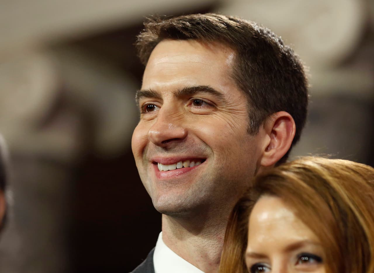 <b><a href="https://www.cotton.senate.gov/">Cotton, Thomas, por Arkansas</a></b>: 26,000 dólares.
<br>
