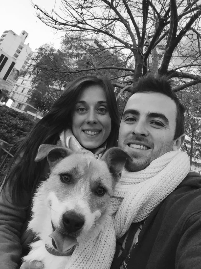 <b>Martín</b> sigue siendo todo un galán. Aquí se le veía feliz y enamorado de su novia en 2014.