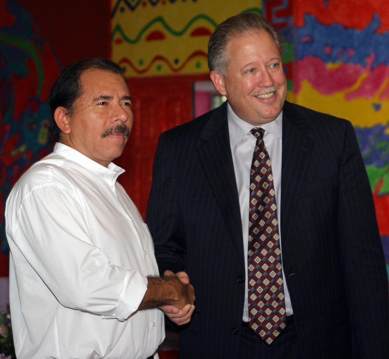 Daniel Ortega, newly elected president of Nicaragua, receives the US Undersecretary of State for Western Hemisphere Affairs, Thomas Shannon, in Managua, November 28, 2006.