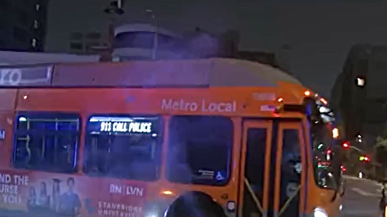 Identifican al hombre que secuestró un autobús de LA Metro y causó la muerte de un pasajero