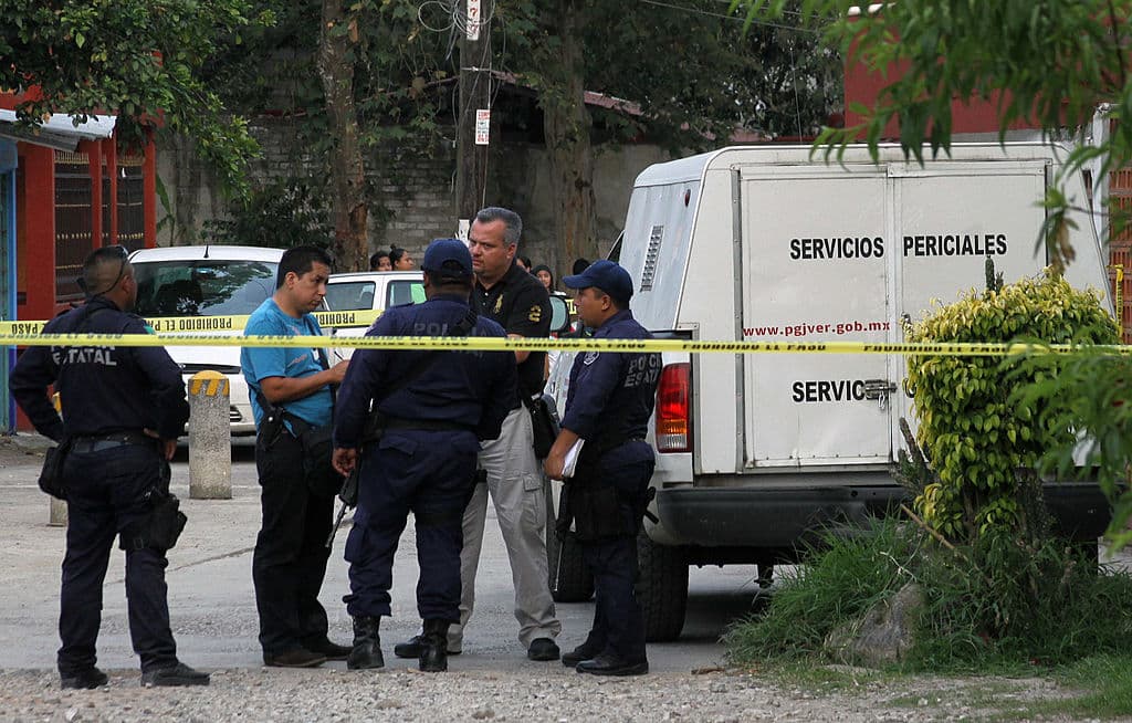 Hallan nueve cuerpos descuartizados dentro de una camioneta en el estado mexicano de Veracruz
