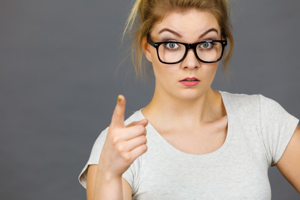 Entonces si lo que dirá no arriesgará su 
<i>status quo</i> lo dirá sin cortapisas ni tapujos, al directo, y de forma tal que pueda crear inclusive situaciones tensas en un medio social. Sin embargo, su sexto sentido e intuición le indicarán cuándo deben callar, o ignorar algo, y en ese sentido serán muy cuidadosos aunque para ello se deba comprometer la sinceridad.
