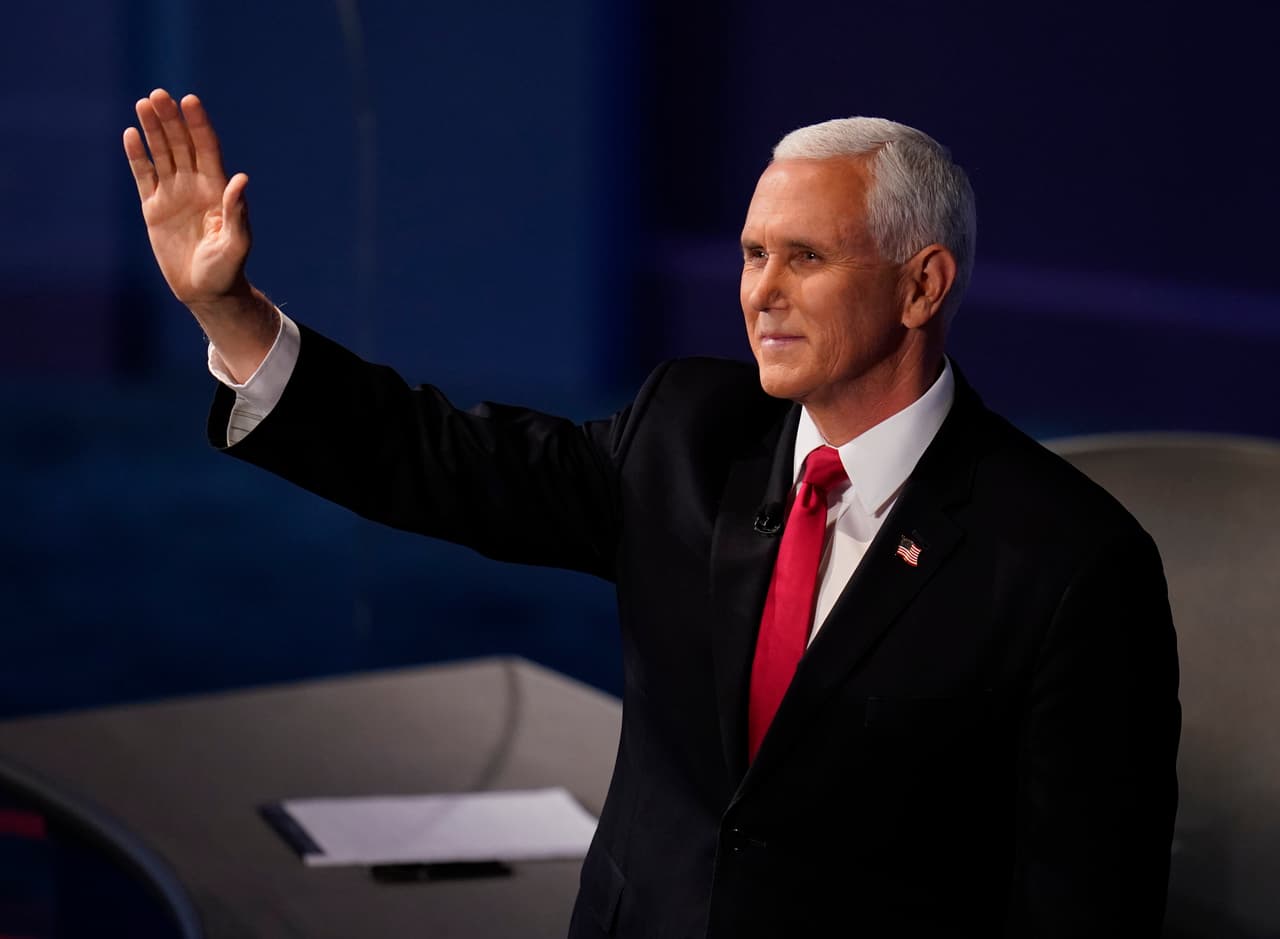 El vicepresidente Pence se rehusó a responder a una pregunta directa hecha por Page sobre si considera que el cambio climático es una amenaza existencial.