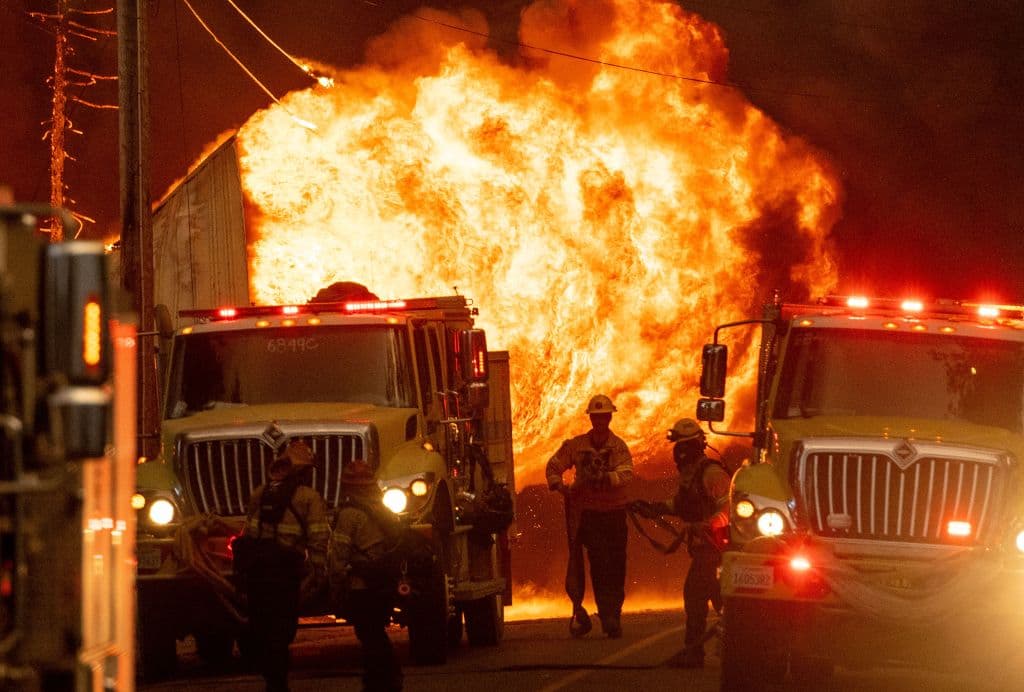 El incendio Dixie, que lleva ya tres semanas ardiendo, ha crecido a más de 428 millas cuadradas (1,108 kilómetros cuadrados) en los condados de Plumas y Butte.