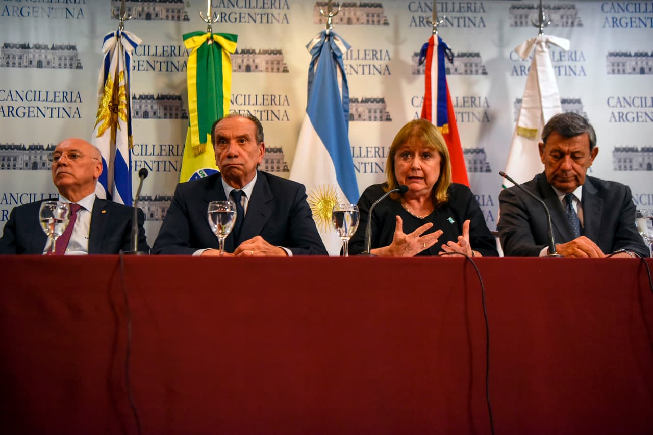 Mercosur insta a Venezuela a garantizar la separación de poderes