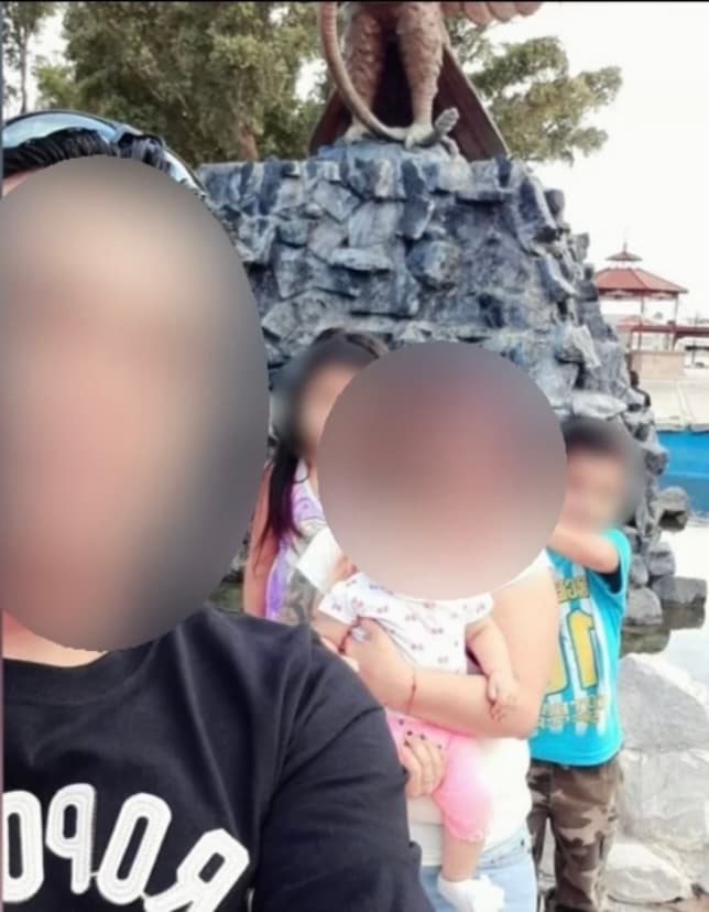 Mientras tanto, el cuerpo de Victoria se encuentra en la morgue de Laredo, Texas, a la espera de que 
<b>se le practique la <a href="https://www.univision.com/temas/autopsias">autopsia</a> correspondiente</b> para determinar las causas exactas de su muerte. 
<br>