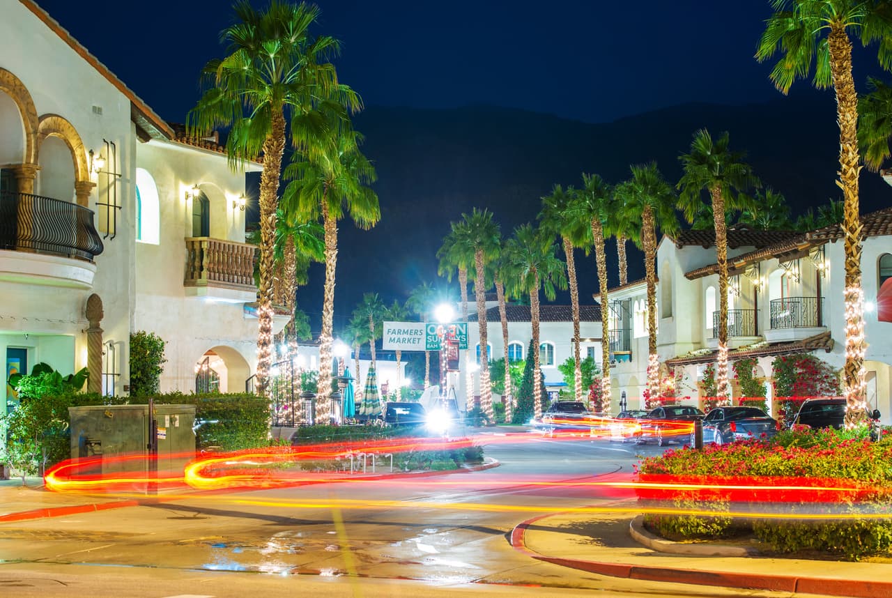 <b>Puesto 15. California</b>
<br>
<br>Denuncias por robo de identidad: 373 por cada 100,000 habitantes (total: 147,382 denuncias).
<br>
<br>Pérdida de dinero promedio para todos los tipos de fraude: 407 dólares. 
<br>
<br>Usos más comunes del robo de identidad: fraude con tarjetas de crédito (45%) y otras estafas de identidad (27%).
<br>