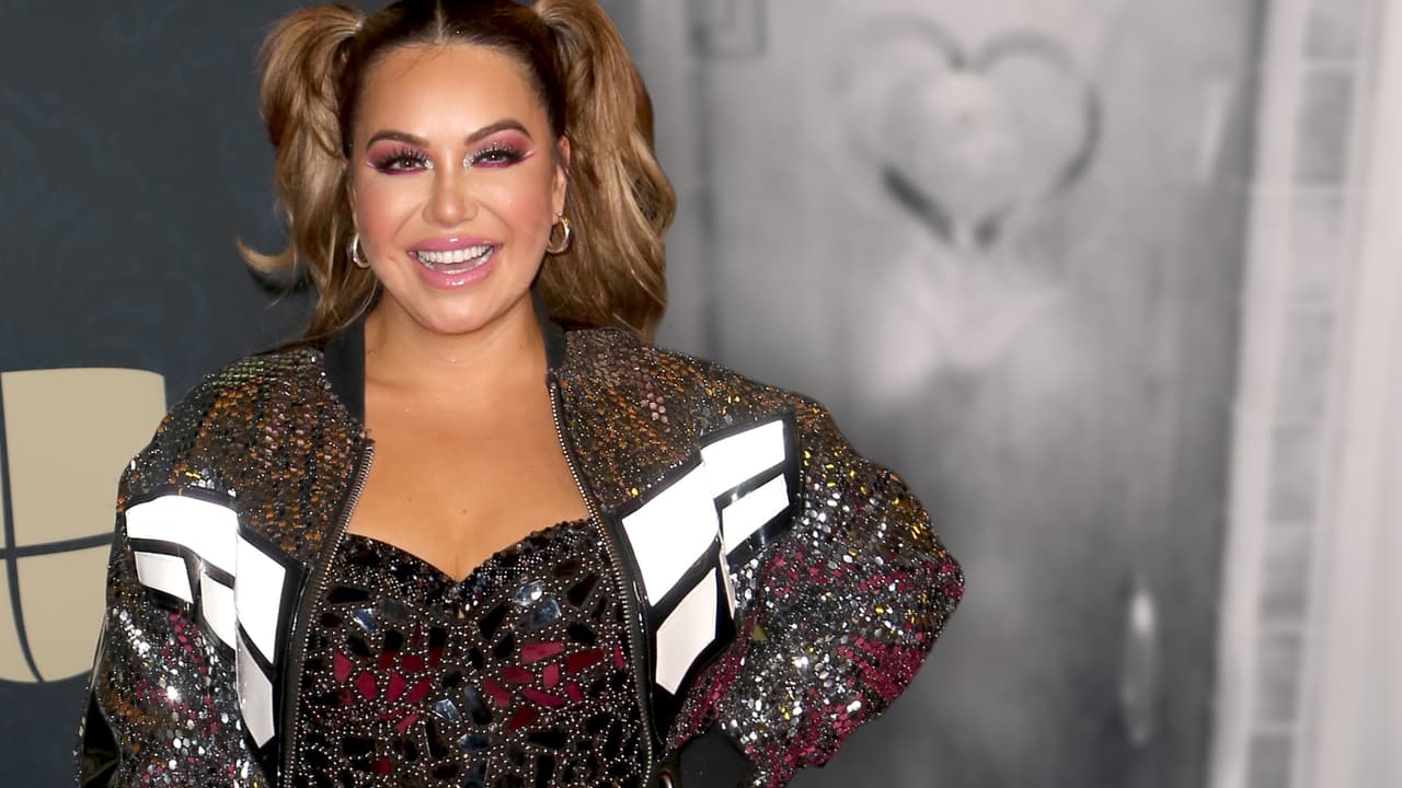 La cantante acompañó el clip con este mensaje: "Ama, abraza y aprecia tu cuerpo. No dejes que nadie te dicte la talla del vestido que 'deberías' ser".
<br>