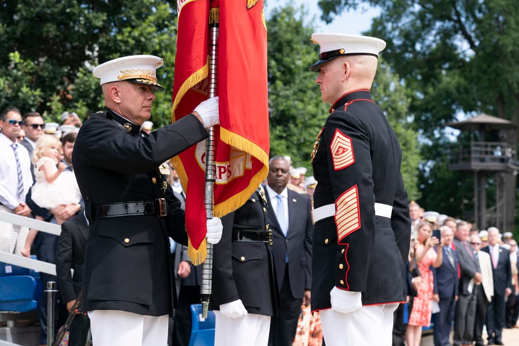 Por qué el Cuerpo de Marines del Ejército de EEUU se quedó sin líder por primera vez en 100 años 