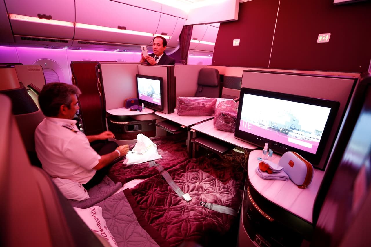<b>Puesto 2. Qatar Airways.</b> Opera desde 1997 y es una de las aerolíneas más jóvenes que sirve a todos los continentes. Está basada en Doha, capital de Qatar, y fue calificada como la mejor compañía de aviación comercial del medio oriente en los premios Skytrax de 2018.