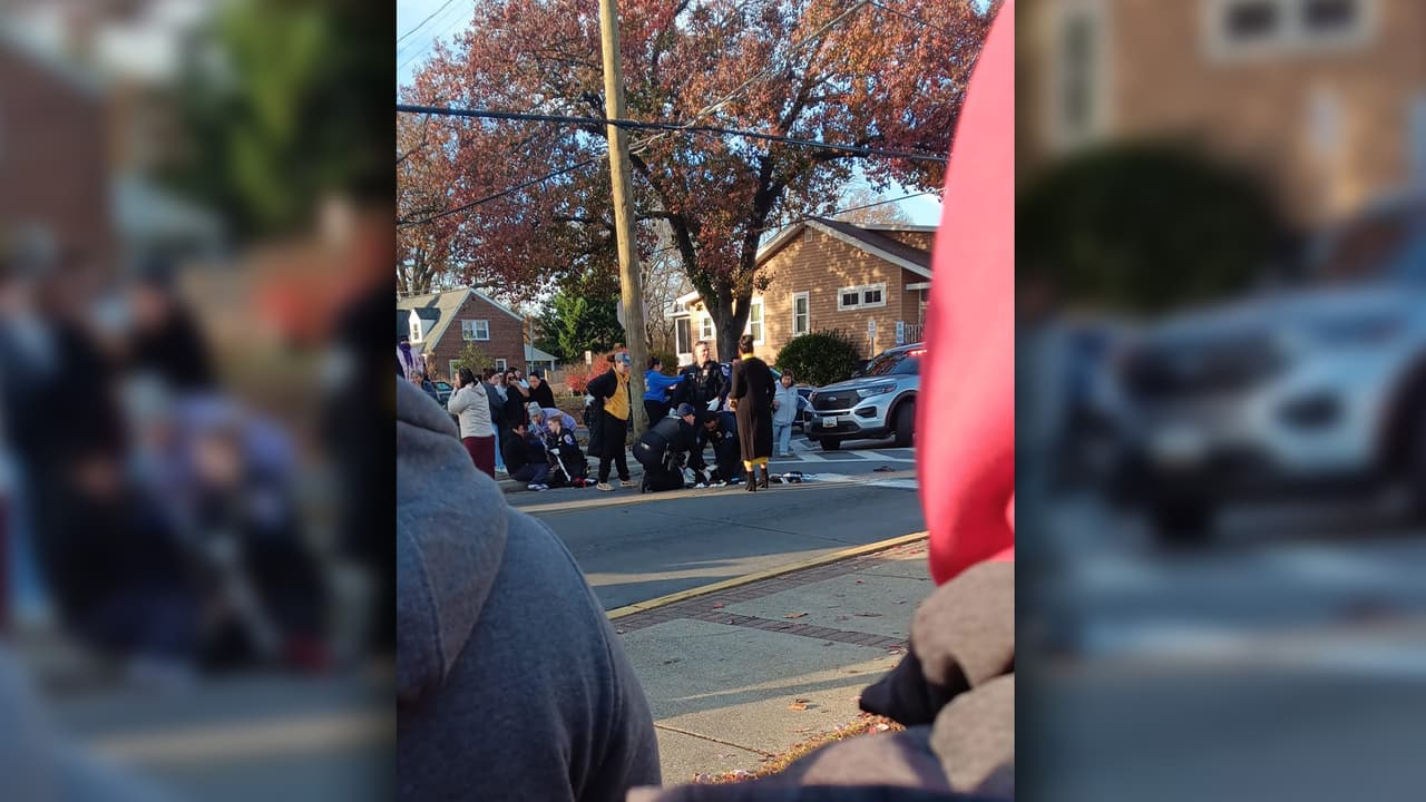La investigación, mientras tanto, no ha determinado si la conductora se detuvo por completo mientras avanzaba por la intersección, en el hecho que llevó el 
<a href="https://www.univision.com/local/washington-dc-wfdc/riverdale-park-ninos-atropellados-maryland-shalom-mbah-sky-sosa">luto a dos familias</a>.
<br>
