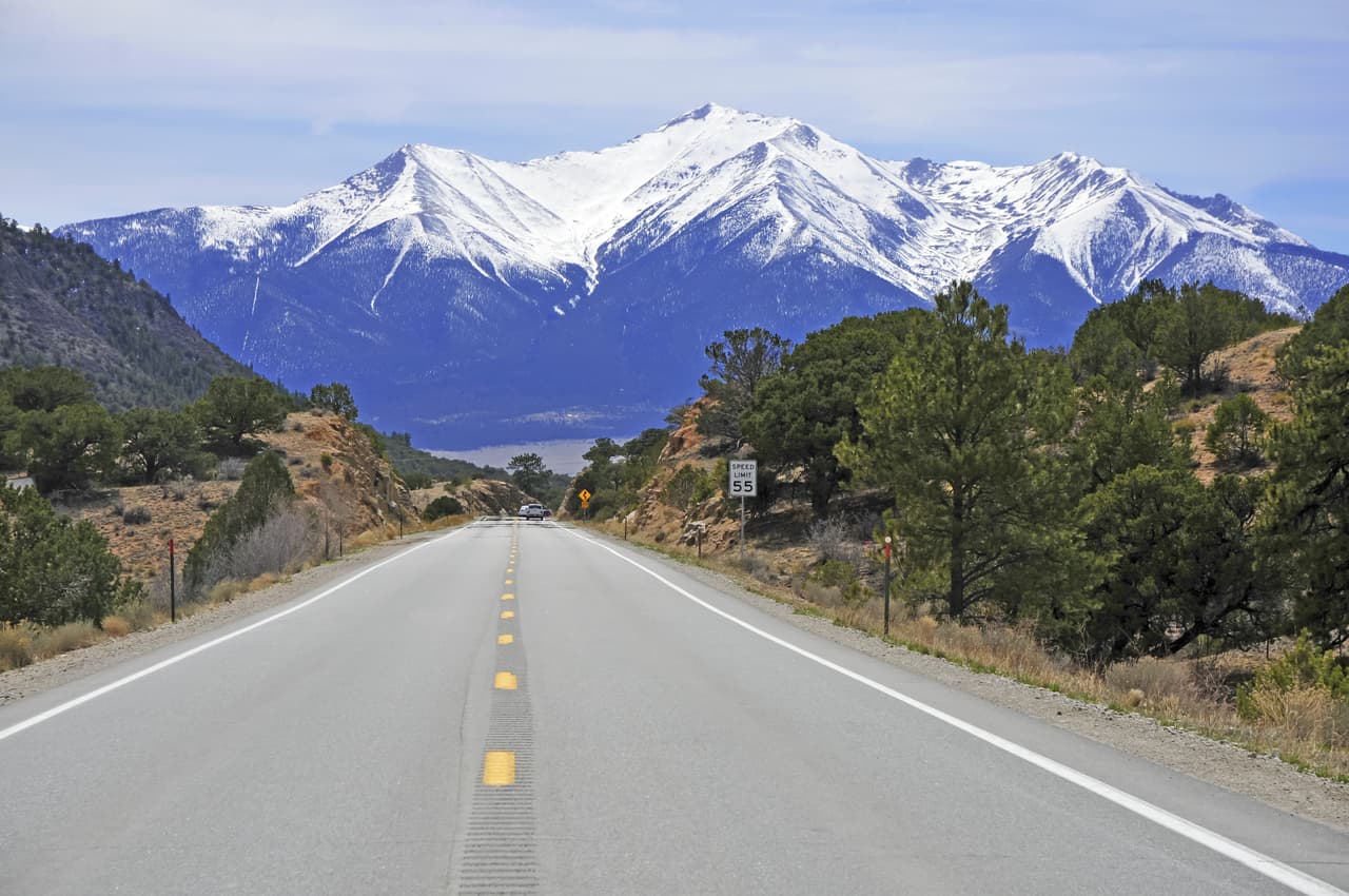 <b>20. Colorado</b>
<br>
<br>
<b>Multa por exceso de velocidad:</b> $135
<br>
<br>Colorado no hace mucho para desalentar el manejo a velocidad excesiva, al menos no con las multas. Tan solo tendrías que pagar un adicional de $65 por haber superado el límite de velocidad en más de 20 mph.