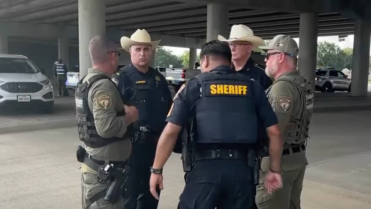 Dos empleados de Shell fueron hospitalizados tras reportes de un olor inusual en planta de Deer Park