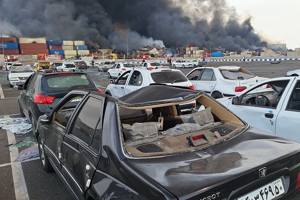Al menos 28 muertos y 1,000 heridos tras fuerte explosión en el principal puerto comercial de Irán 