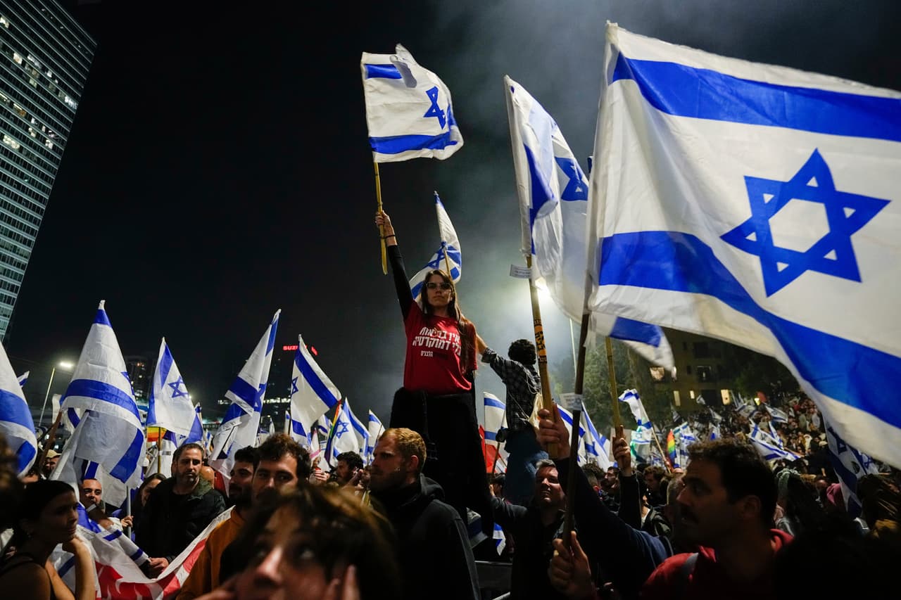 Los 5 puntos más polémicos de la reforma judicial con que Netanyahu desató la peor crisis política de la historia de Israel