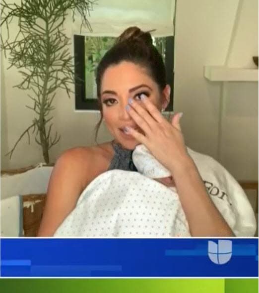 Ese día dijo que los meses del embarazo fueron los 
<b><a href="https://www.univision.com/shows/primer-impacto/exclusiva-pamela-silva-presenta-por-primera-vez-a-su-bebe-y-rompe-a-llorar-video" target="_blank">"momentos más felices" </a></b>de su vida y contó que eligió el nombre de Ford porque tiene "personalidad y fuerza".
<br>