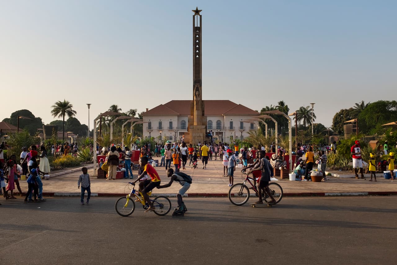 <b>Puesto 8. Congo y Guinea-Bissau</b>
<br>
<br>
<b>Índice de Percepción de Corrupción: 21 puntos.</b>
<br>
<br>“El respeto a los derechos humanos es fundamental para controlar la corrupción, porque empodera a los ciudadanos y da espacio para desafiar la injusticia”, agrega la organización.
<br>