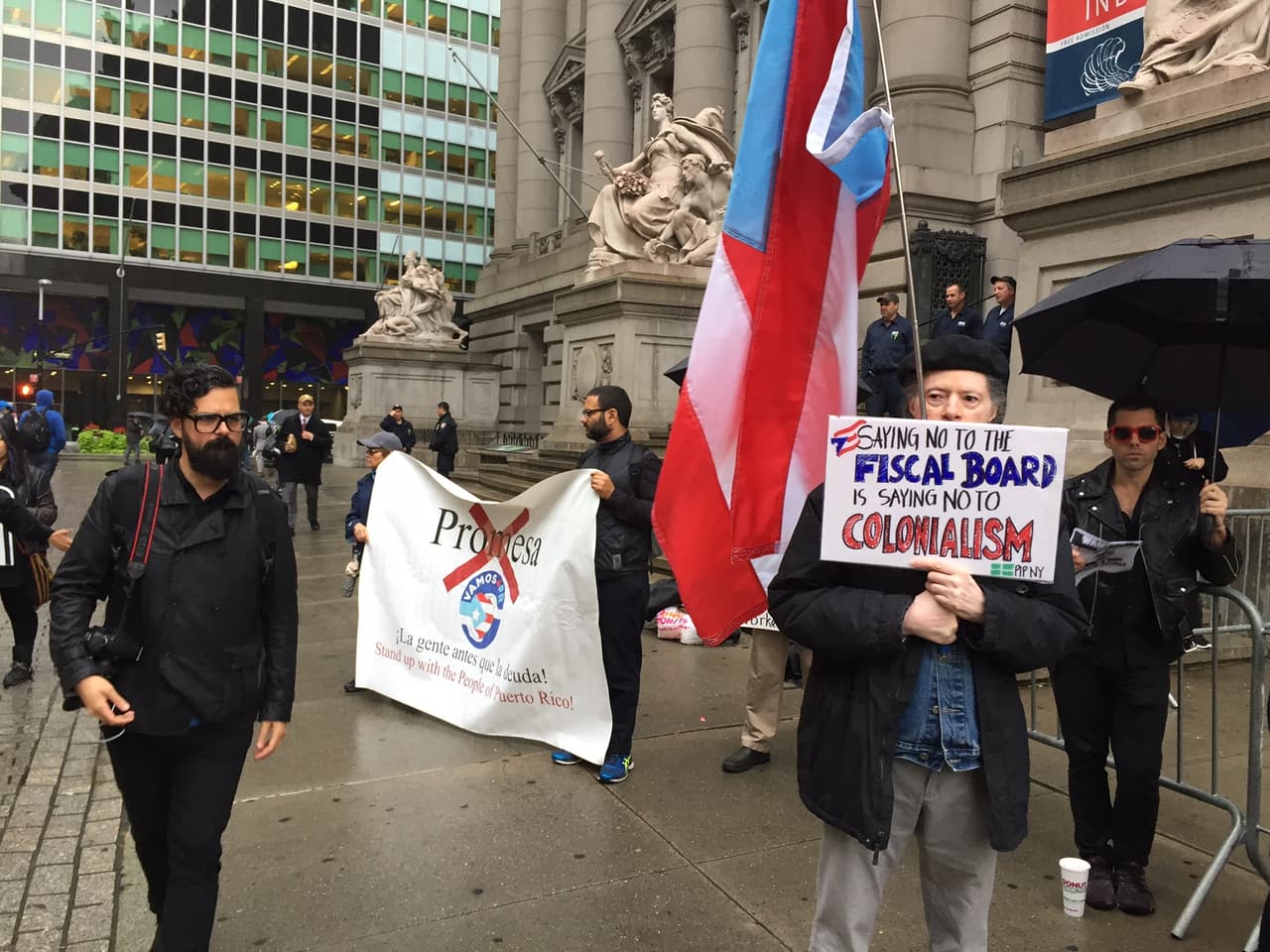 Junta fiscal toma control del gobierno de Puerto Rico en medio de protestas y varios arrestos