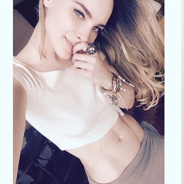Por si fuera poco, una vez que se encuentra enamorada, Belinda se entrega por completo.
