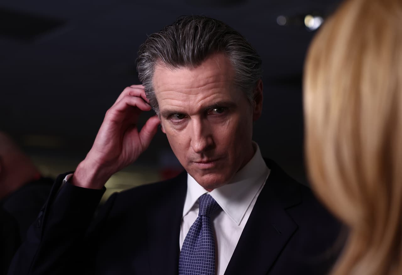 ¿Por qué el gobernador Newsom vetó la ley que daría permiso de trabajo a estudiantes indocumentados en universidades de California?