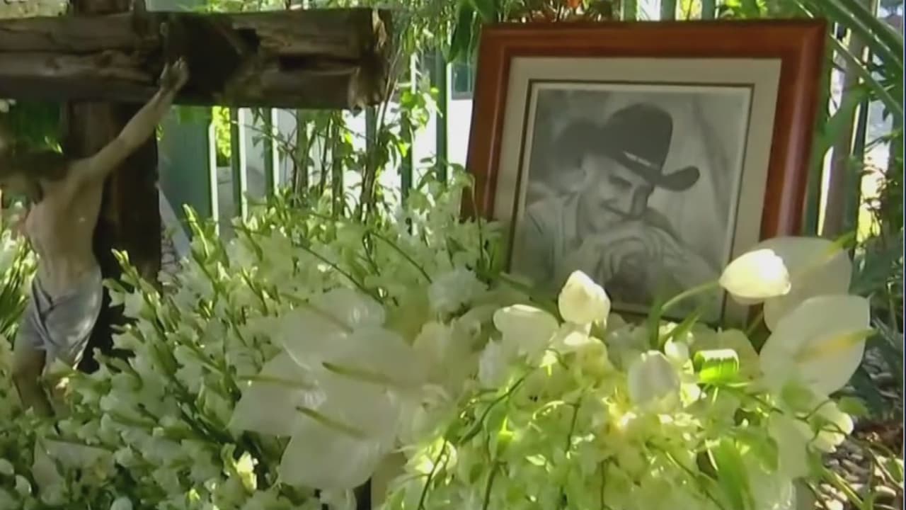 En exclusiva: te mostramos la tumba donde reposan los restos de Vicente Fernández