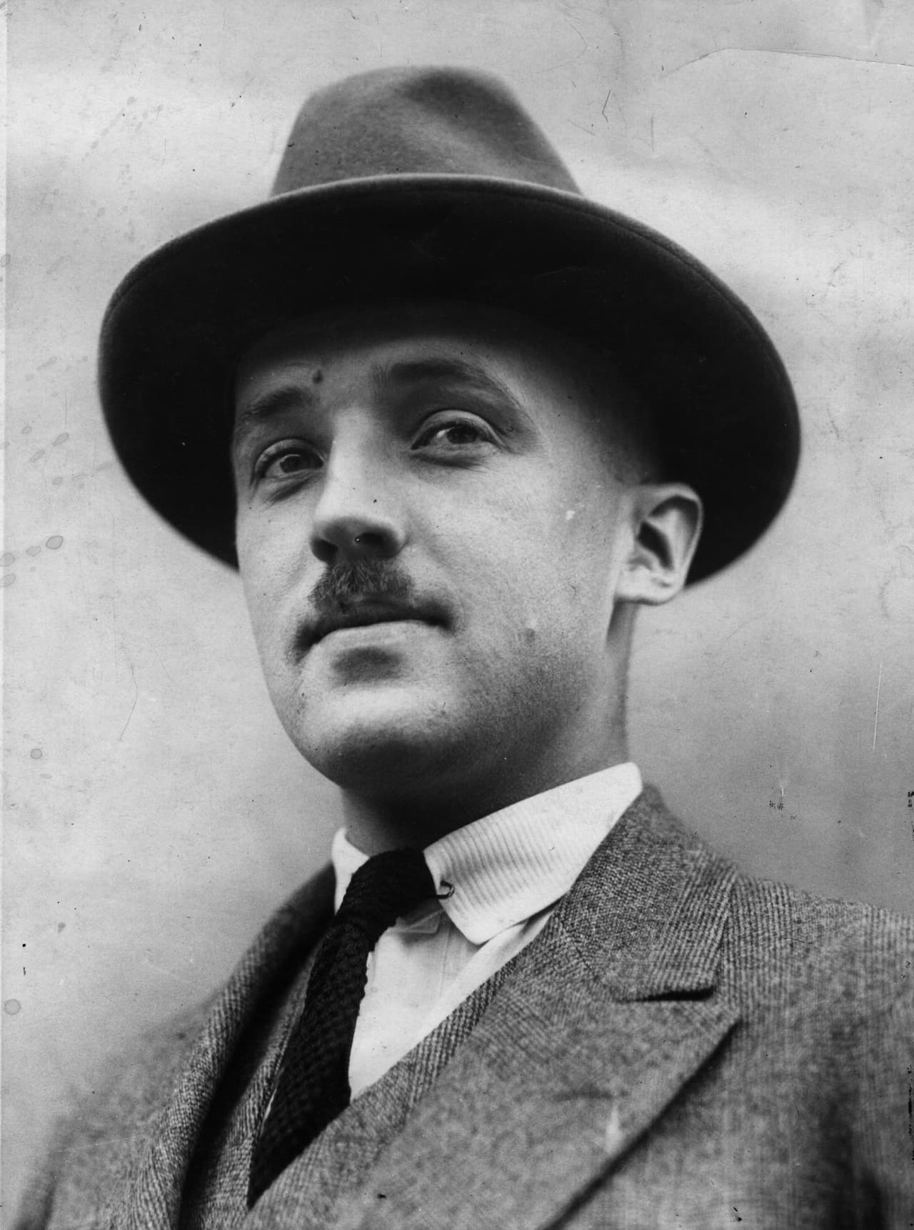 Charles Best (foto). En un recuento de la Universidad de Toronto, detalla que los expertos realizan su primera prueba con ese extracto pancreático en un humano 
<b>el 20 de diciembre de 1921: el doctor Joseph Gilchrist, amigo de Banting, recibe una dosis vía oral y no se ven resultados. </b>
<br>