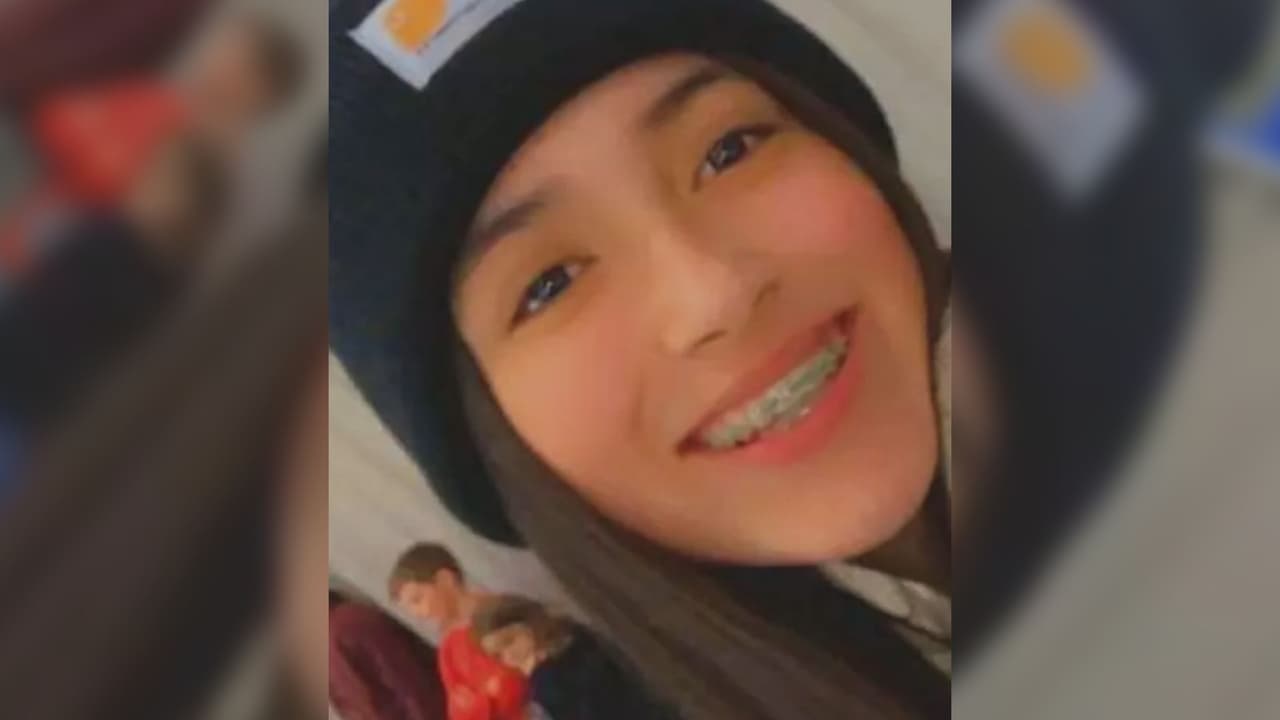 “Era una chica llena de luz”: identifican a víctima que se estrelló contra un poste en Fresno