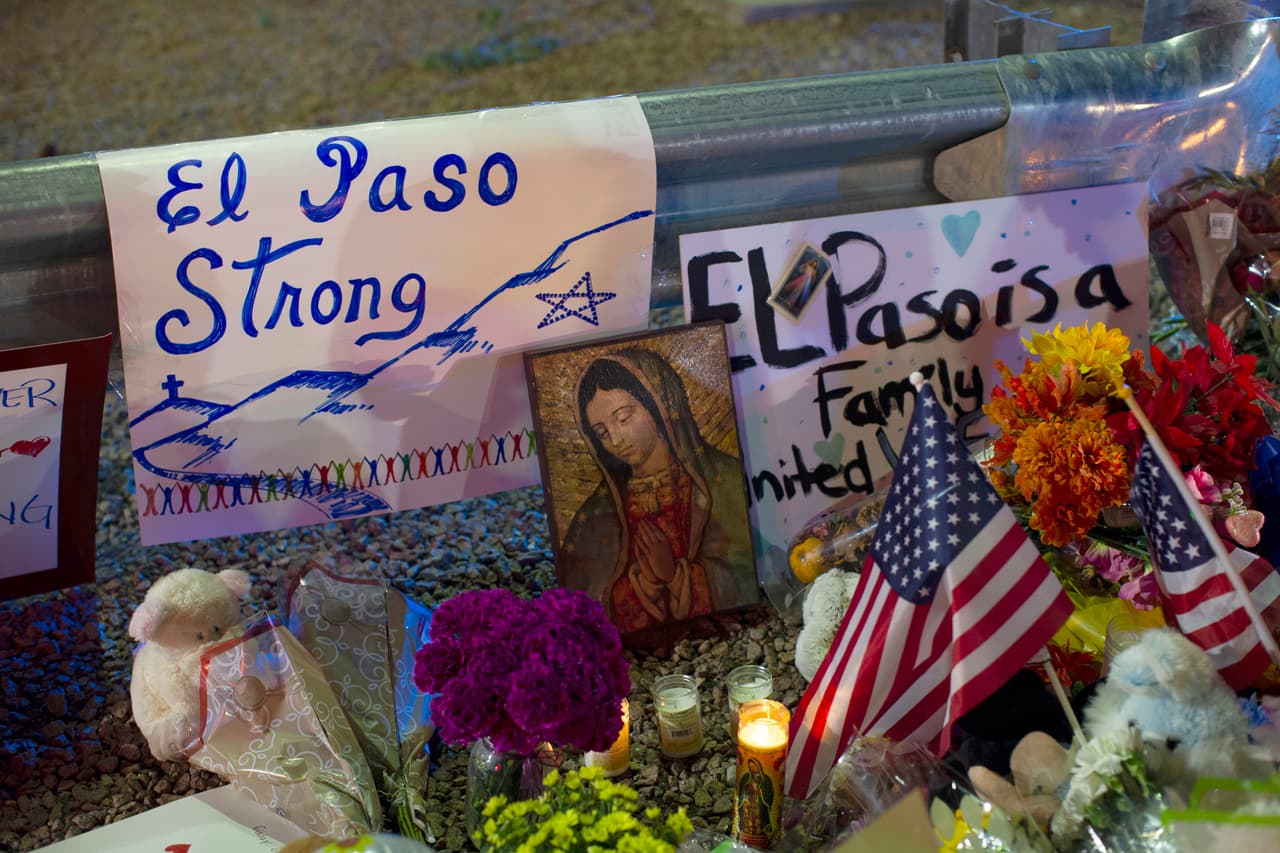 Aunque Trump no promovió directamente la teoría, Mayo y otros expertos analizaron entonces que sus agresivas palabras en contra de la migración a Estados Unidos 
<b>creaban una atmósfera permisiva que permitía que florecieran las posturas extremistas,</b> como la que se vio en el atacante de El Paso.